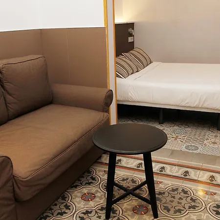 Bcn Home Guest House-2